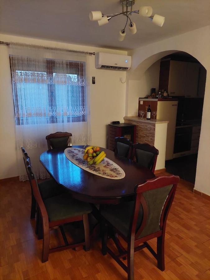 Green Oasis Appartement Kotor Buitenkant foto